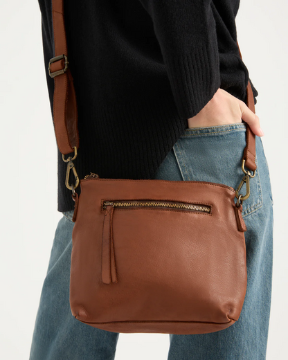 Juju & Co. Large Essential Pouch- Cognac